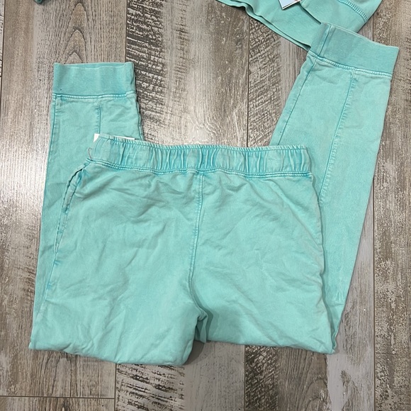 Cat & Jack Sweatsuit - Picture 8 of 8